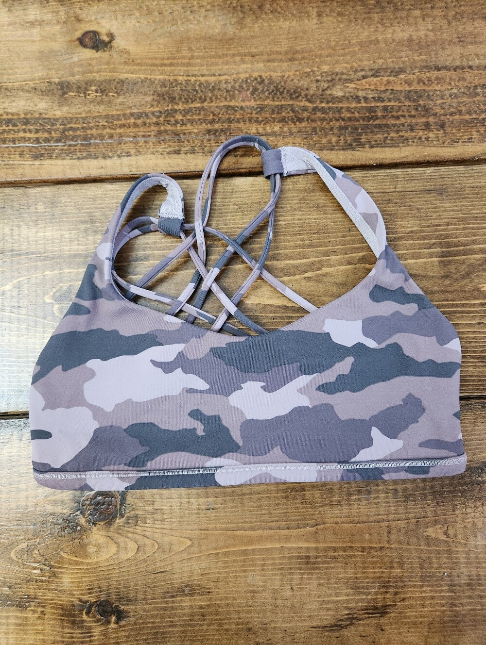 Lululemon Free to Be Bra - Size 6